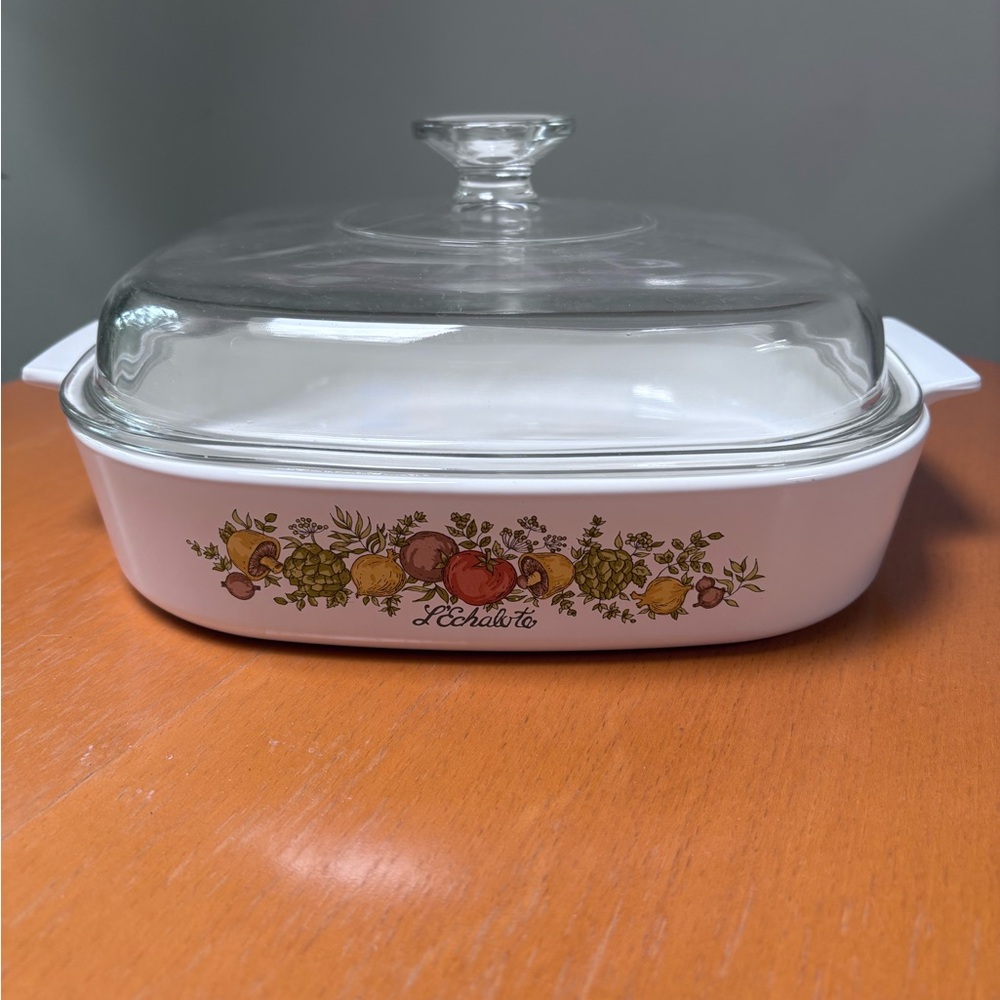 Vintage Corningware server with lid